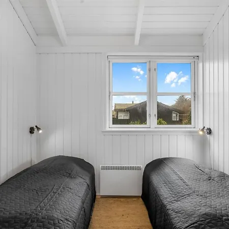 Ljupco - 950m From The Sea By Interhome